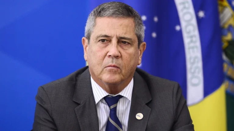 Moraes nega, pela quarta vez, soltar Braga Netto