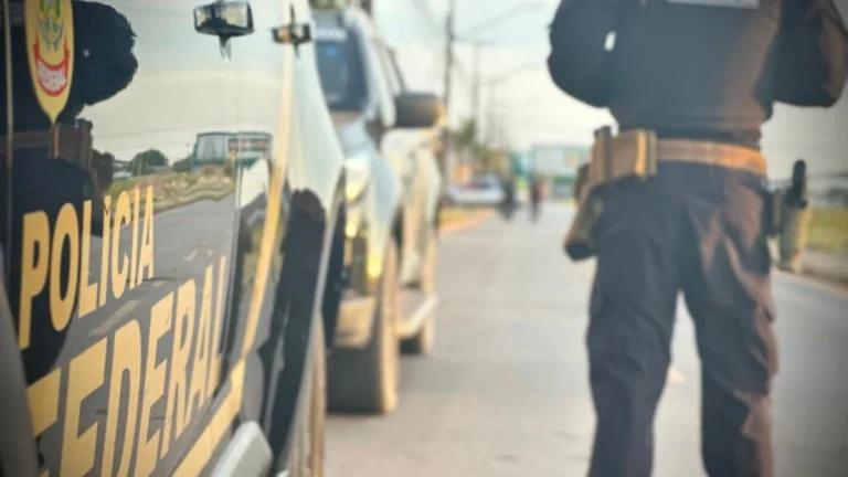 PF realiza operação contra rifas ilegais de armas em grupos de WhatsApp