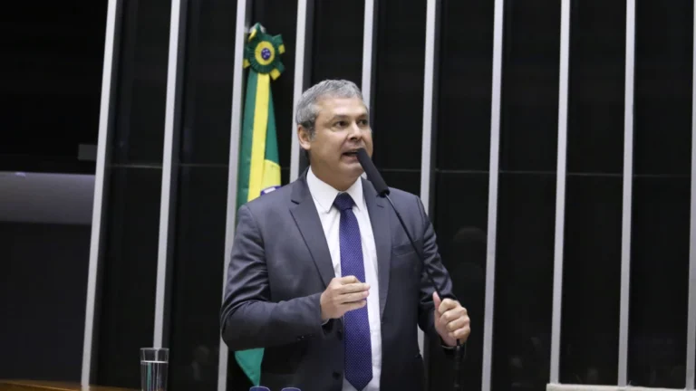 Líder do PT aciona PGR contra deputados que ocuparam plenário
