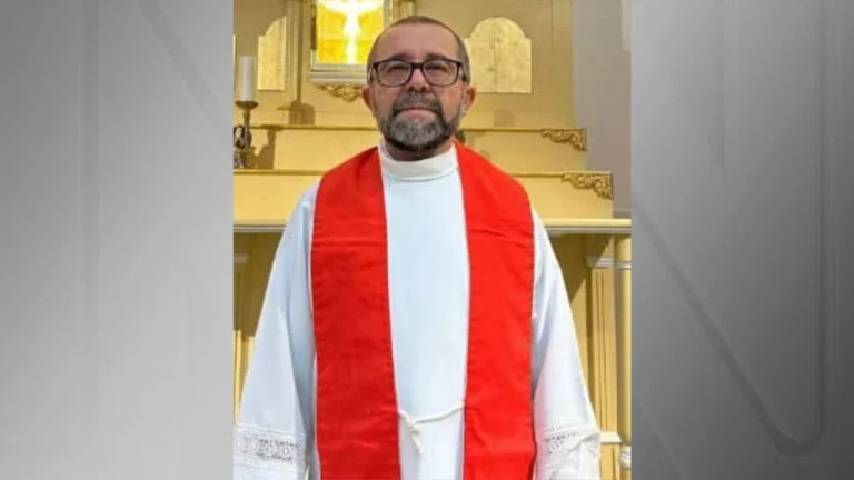 Padre é afastado por suspeita de “conduta incompatível” com igreja