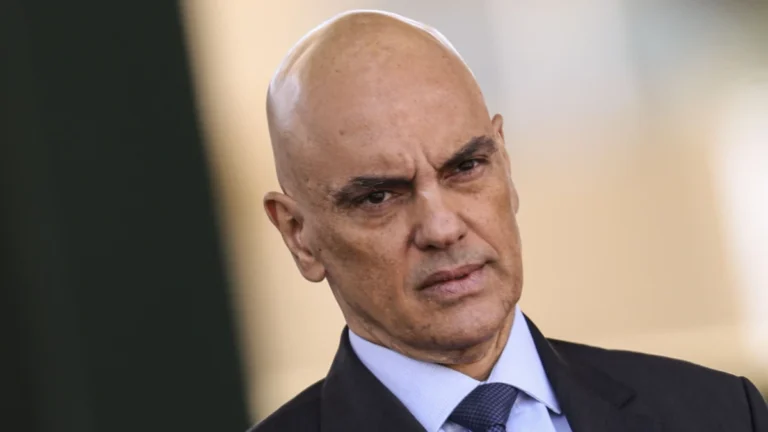 Decisões de Moraes são políticas e ideológicas, afirma especialista