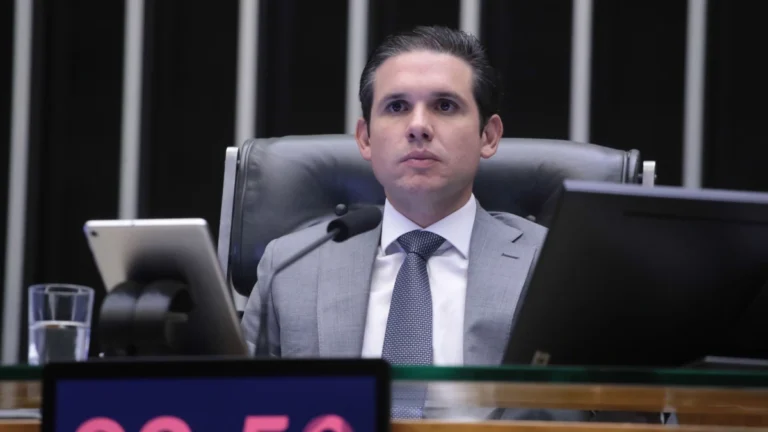Hugo pauta projeto que pune deputados que obstruírem trabalhos no plenário