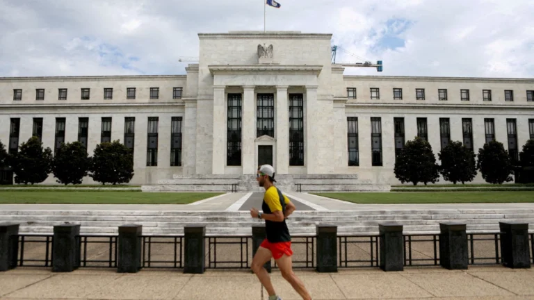 Chance de Fed cortar juros em setembro se mantém acima de 80%, aponta CME