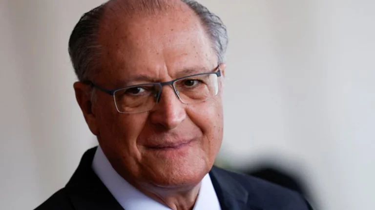 “Espero que acelere negociação”, diz Alckmin sobre processo contra EUA