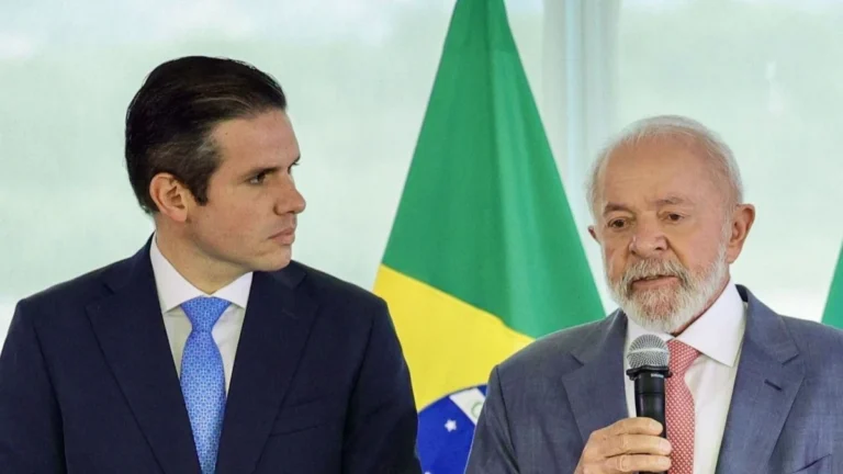 Lula reafirma a Hugo Motta ser contrário a anistia a Bolsonaro