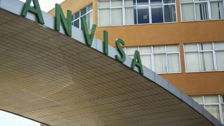 Anvisa proíbe a venda e comercialização de 32 suplementos alimentares
