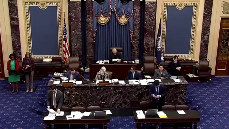 Democratas forçarão votação sobre tarifas de Trump, diz senador