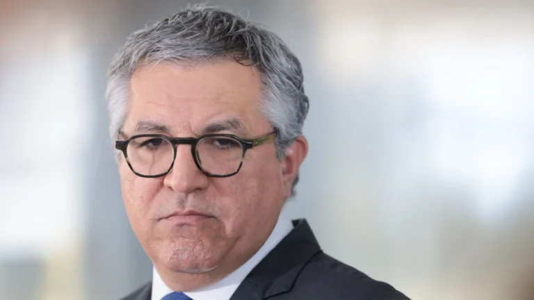 Não sou procurado pela Interpol, diz Padilha após restrições dos EUA