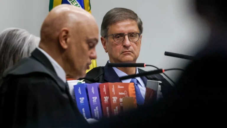 Não há como negar fatos praticados publicamente, diz Gonet em julgamento