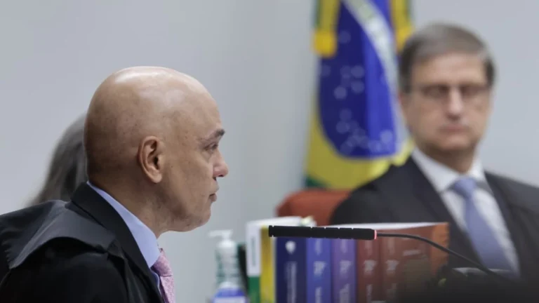 Moraes diz que provas sempre estiveram disponíveis para defesas
