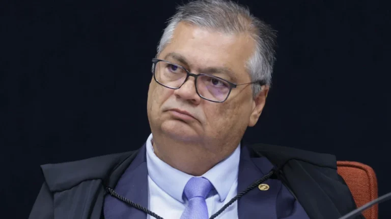 Análise: Suspensão de emendas pode intensificar crise entre Congresso e STF