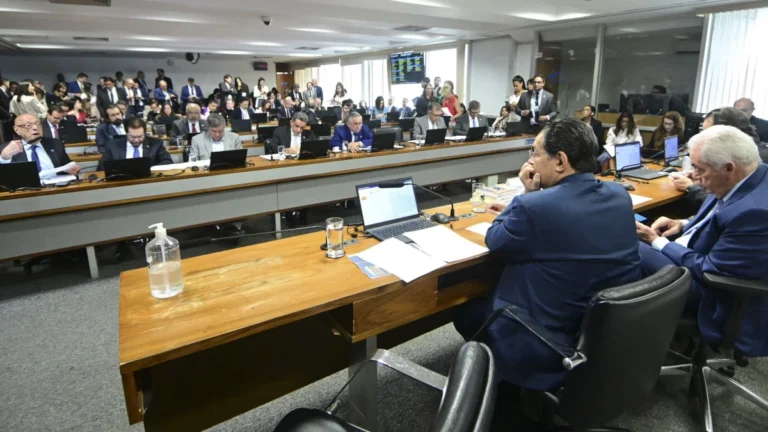 Análise: Rejeição da PEC da Blindagem no Senado é “tapa na cara” da Câmara