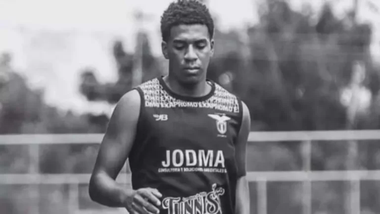 CRIME! Jogador de futebol de 23 anos é assassinado dentro de quarto de hotel