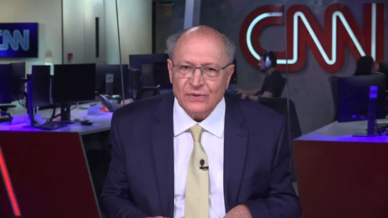 “A democracia vai sair fortalecida”, diz Alckmin sobre julgamento de golpe