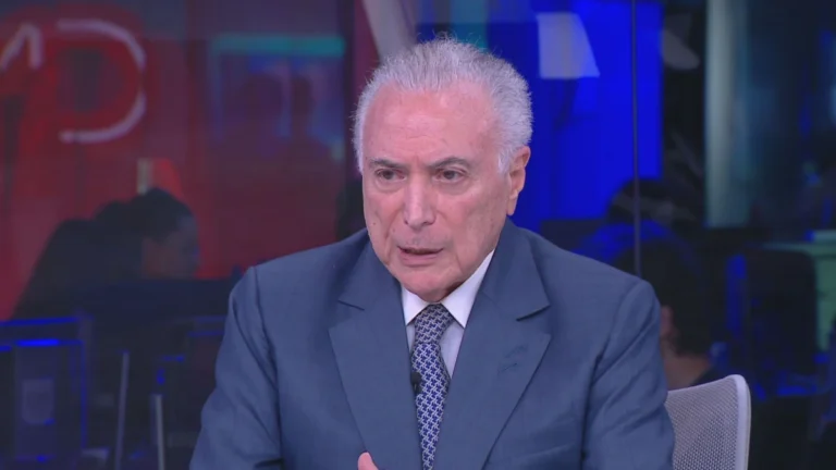 Michel Temer à CNN: Defesa de Eduardo a Jair Bolsonaro prejudica o país