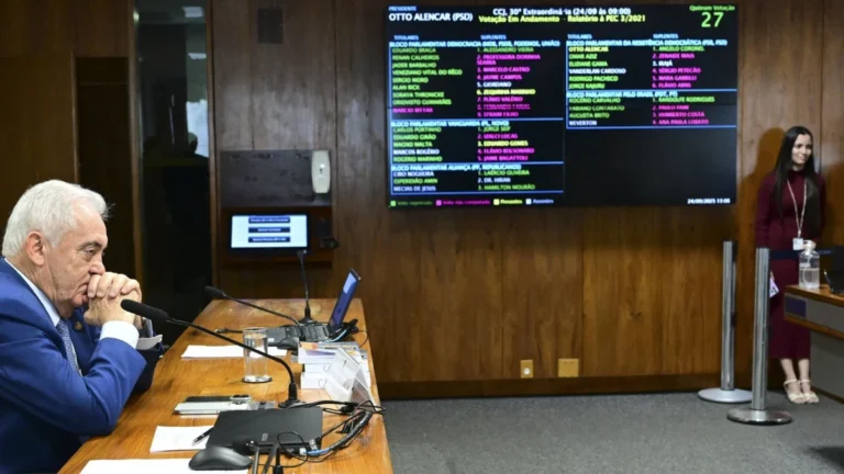 Veja quem são os 26 senadores que votaram para derrubar PEC da Blindagem