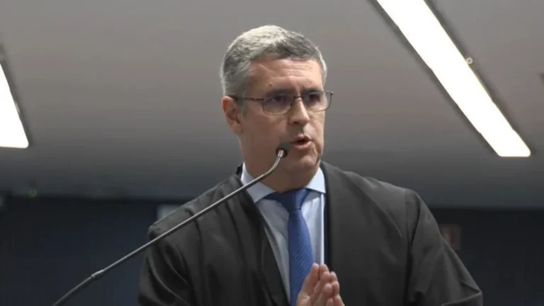 Defesa de Ramagem: Postagens eram defesa do voto auditável, não orientação
