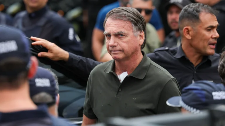 Além de condenação, Bolsonaro enfrenta 23 processos no STF