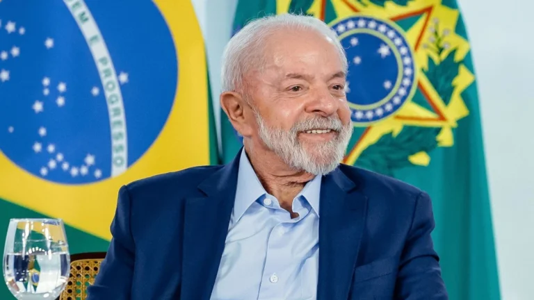 Lula parabeniza manifestações contra PEC da Blindagem e anistia
