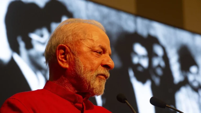 Lula afirma que extrema direita não voltará a governar o país