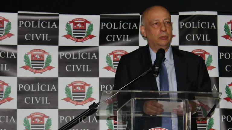 Repórter da CNN mostra local onde ex-delegado-geral foi executado em SP