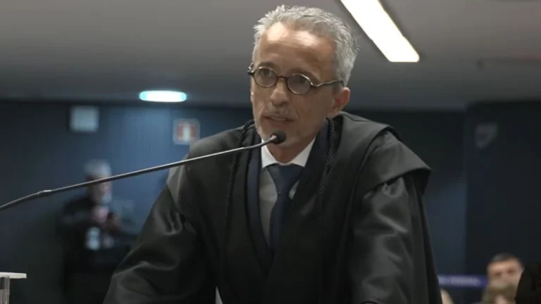 Defesa de Cid diz a Fux que 11 depoimentos não refletem falhas na delação