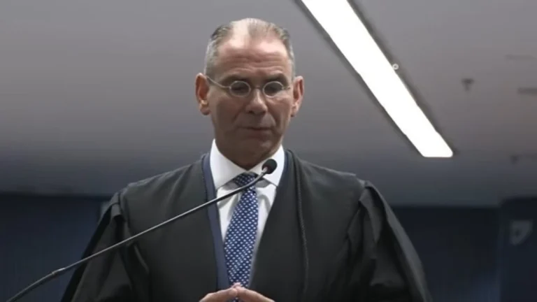 Defesa de Braga Netto questiona versões de delação de Cid: “Isso é farsa”