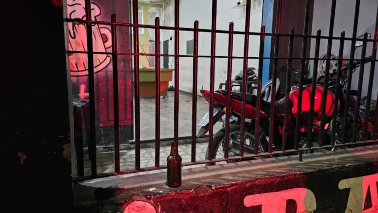 Menina de 9 anos morre em ataque a tiros em bar na Grande BH