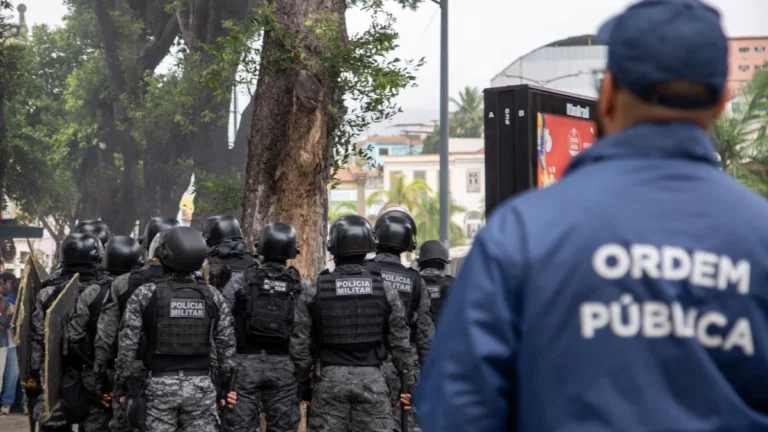 Desocupação de prédio no Centro do Rio termina em tumulto
