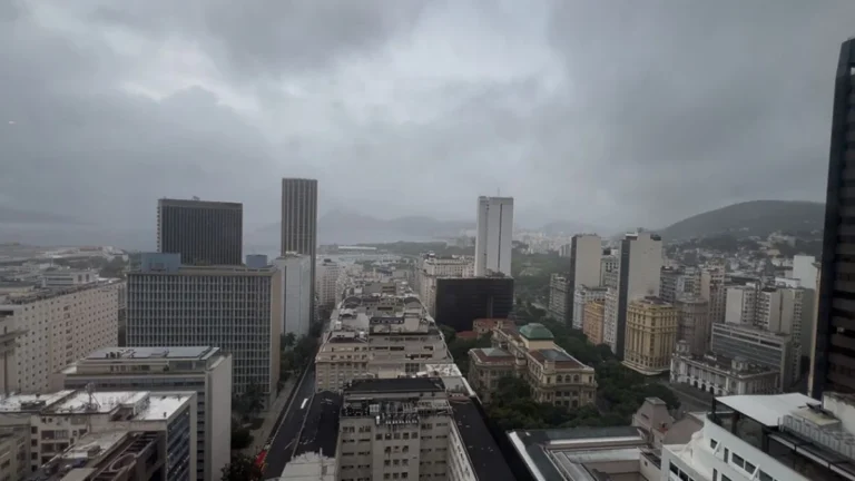 Primavera chega ao Rio com frente fria, chuva e ventos moderados