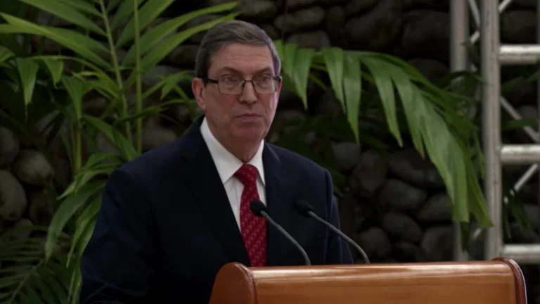 Chanceler de Cuba declara apoio total à Venezuela diante de ameaças dos EUA