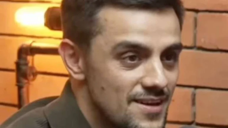 Felipe Simas diz que pensou em desistir da carreira após se tornar evangélico e fala sobre reação dos irmãos: ‘Lugar errado’