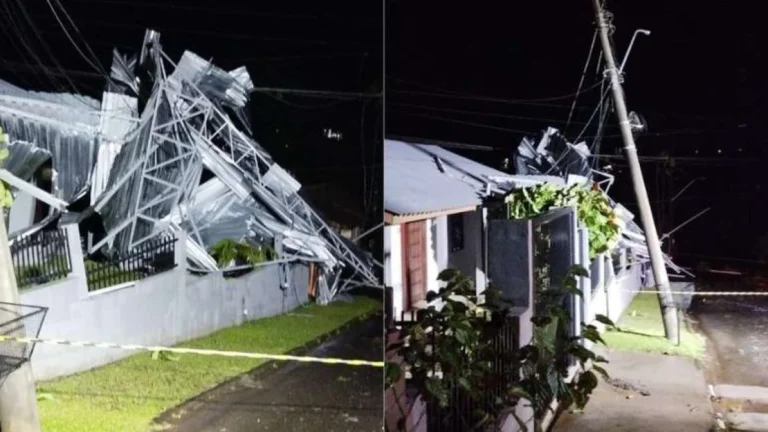 Temporal em SC deixa ponte submersa, ruas alagadas e casa sem telhado