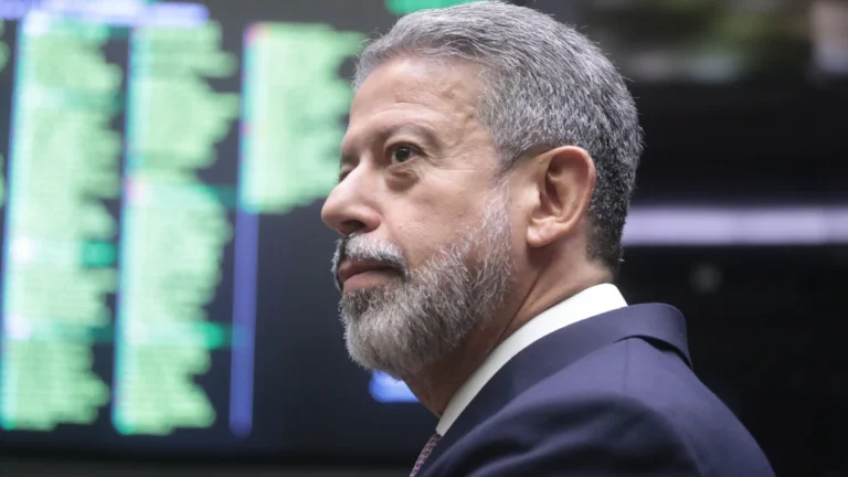 Lira sobre IR: Senado tem até dezembro para devolver PL caso faça mudanças