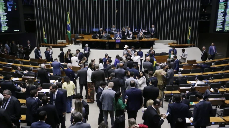 Licenciamento ambiental trava pauta da Câmara e impede análise da anistia