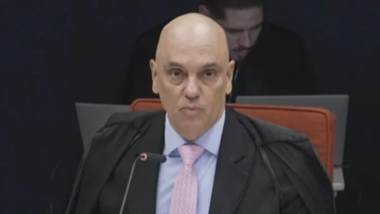 Moraes mantém validade da delação de Cid e nega cerceamento de defesa
