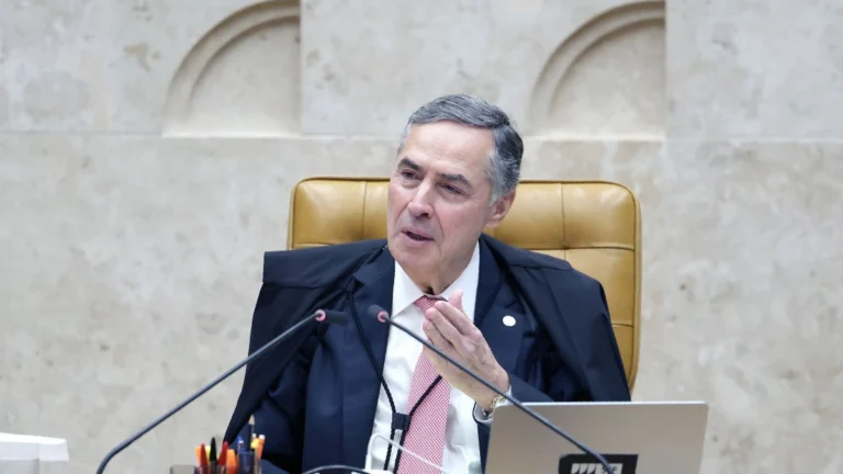 Congresso repercurte a aposentadoria de Barroso