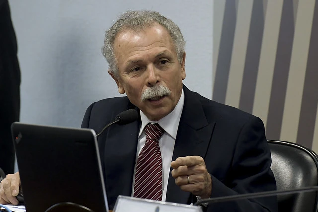 Ex-diretor do Inpe expulso por Bolsonaro assume vaga de Boulos na Câmara