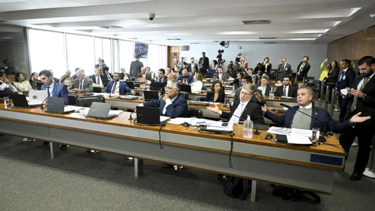 CPMI ouve ex-diretor do INSS alvo de operação da Polícia Federal