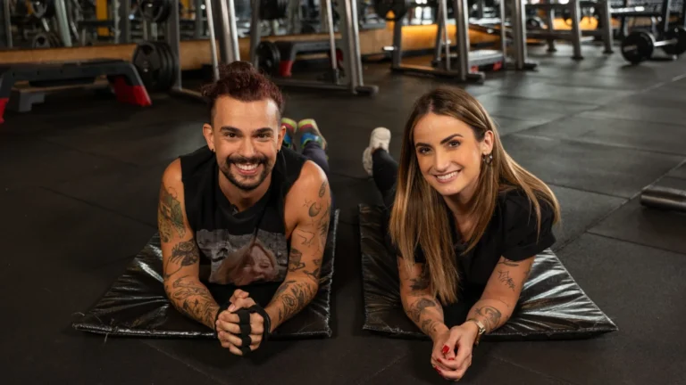 “O melhor pré-treino é o divórcio”, brinca o ator Vítor DiCastro
