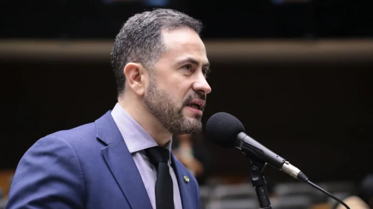 Adulteração de bebidas: relator quer ouvir governo e setor antes de parecer