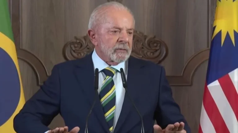 Lula: Trump sabe que “rei morto, é rei posto” e que “Bolsonaro é passado”