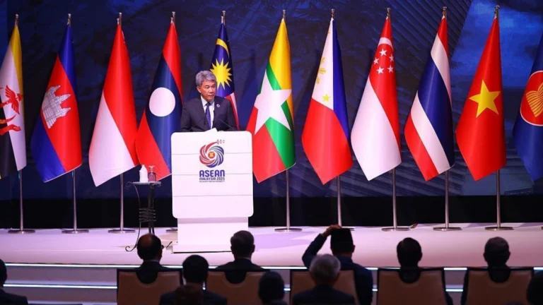 Tailândia e Camboja assinam acordo de paz mediado por Trump