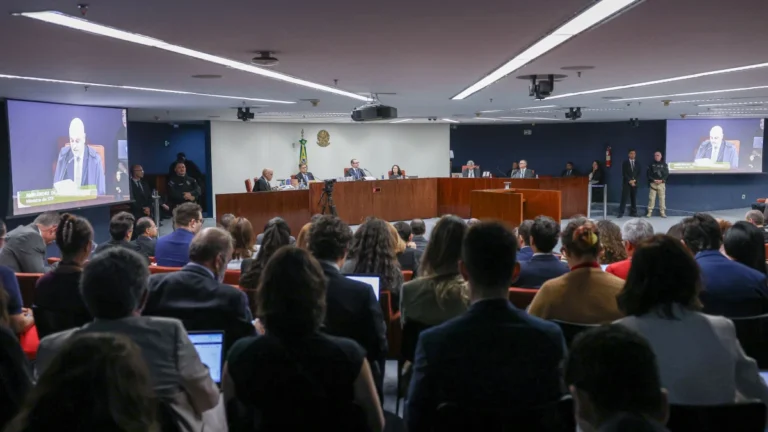 STF condena Ailton Barros a 13 anos de prisão por plano de golpe