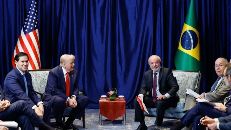 Análise: Brasil tem pressa em negociar tarifaço com EUA