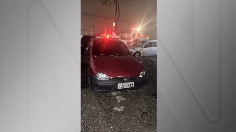 Vídeo: suspeitos roubam caminhão e sequestram casal em SP 
