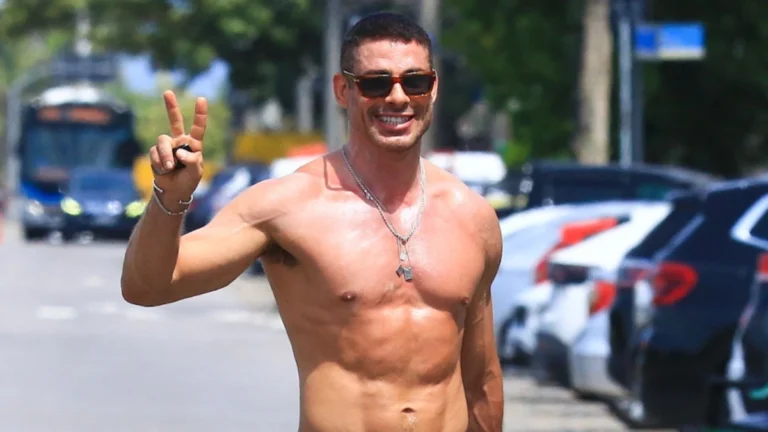 Sem camisa, Cauã Reymond exibe novo visual na reta final de “Vale Tudo”
