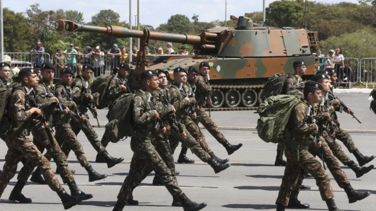 Ex-militares são acusados de estuprar e ameaçar adolescentes no PR