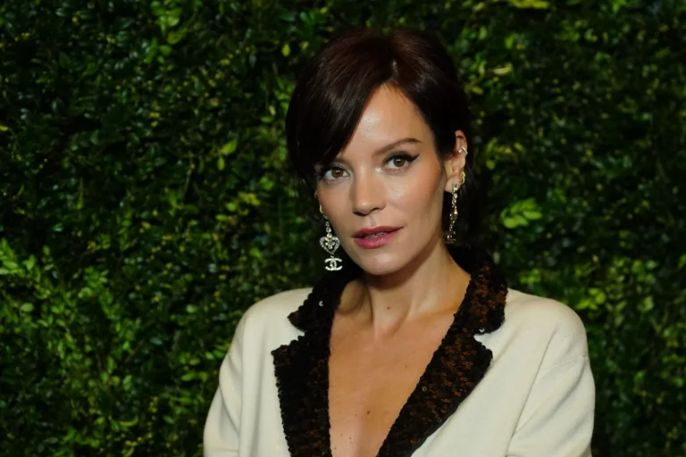 Análise: a era do overshare está de volta com Lily Allen e Taylor Swift