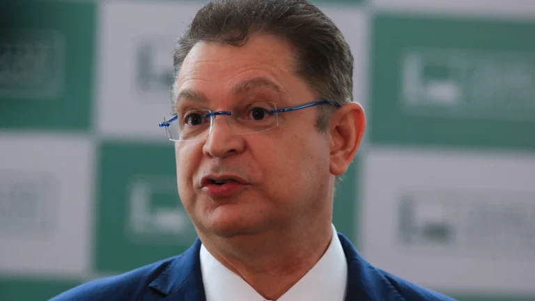 Líder do PL na Câmara à CNN: Direita tem muitas opções para 2026